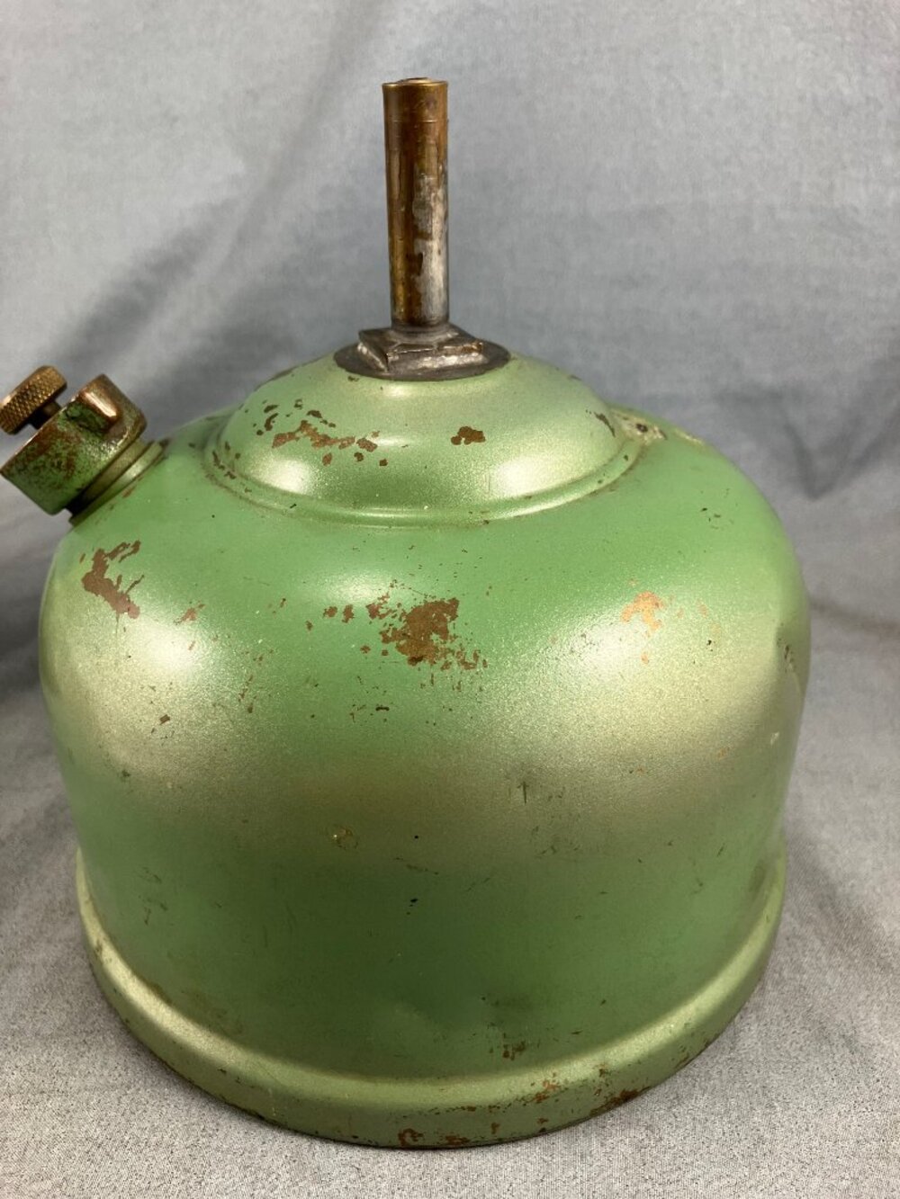 1940s Antique Coleman Kerosene Lantern base Model 168K (Decor/Parts)